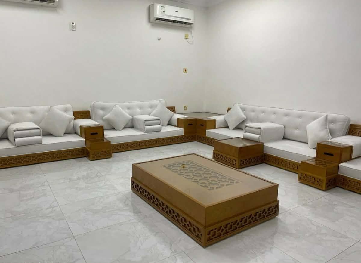 Sofa — 40