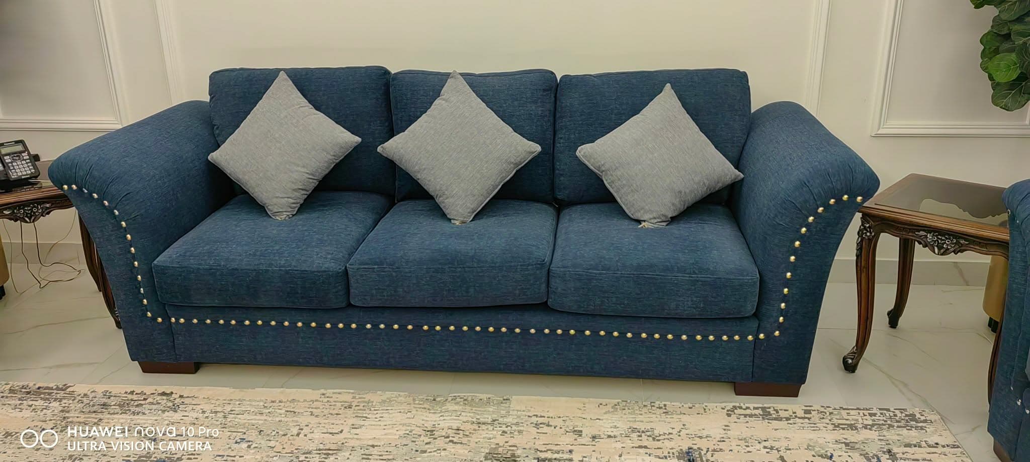 Sofa — 79