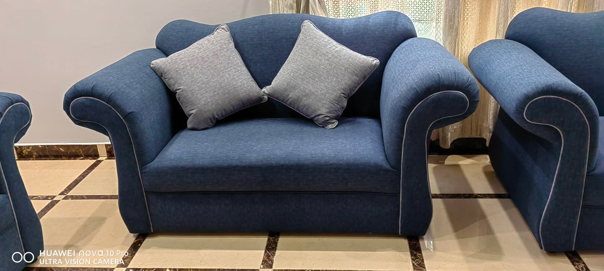 Sofa — 81