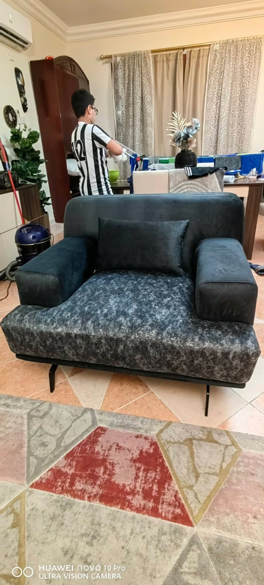 Sofa — 100