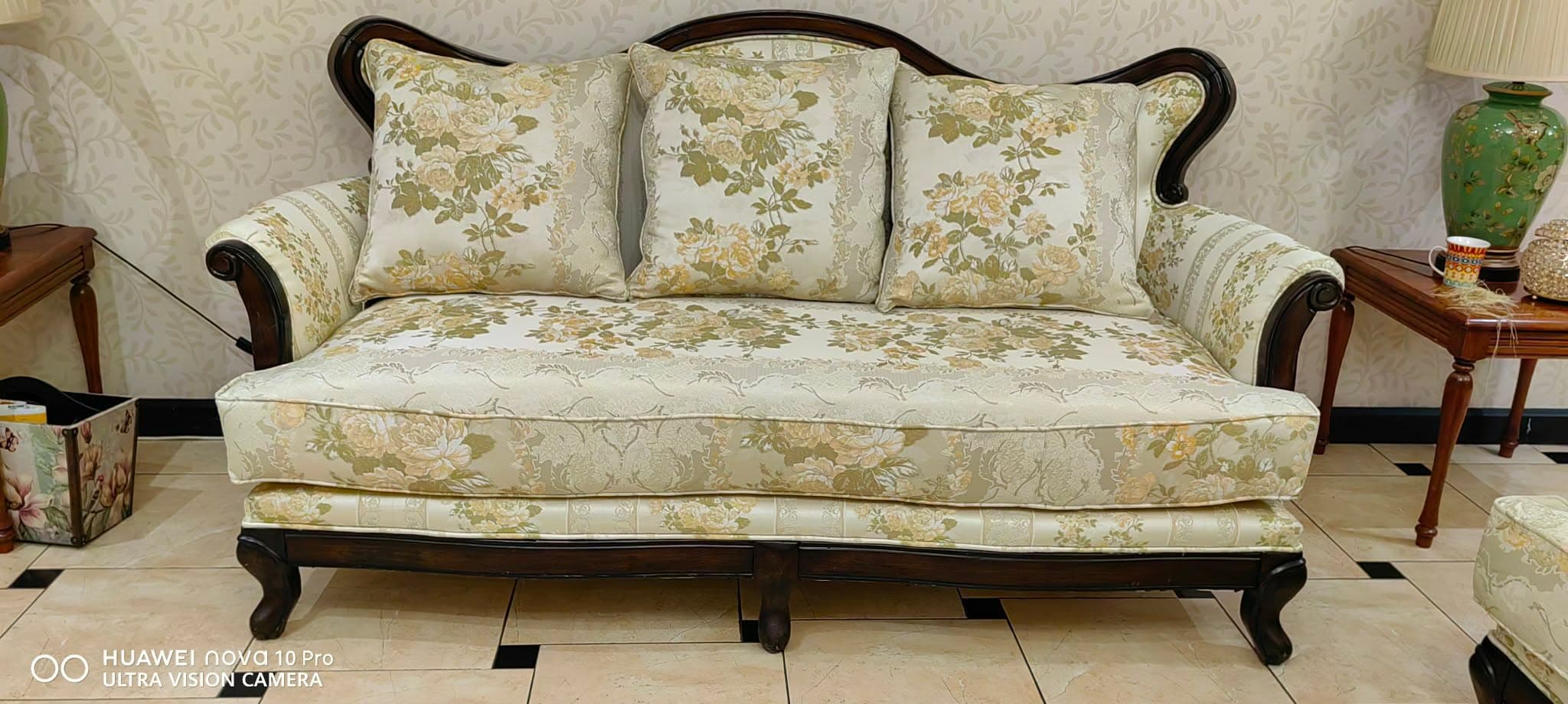 Sofa — 102