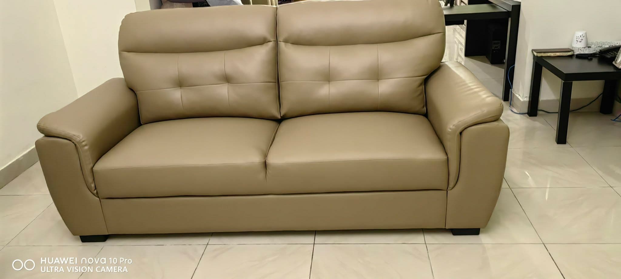 Sofa — 106