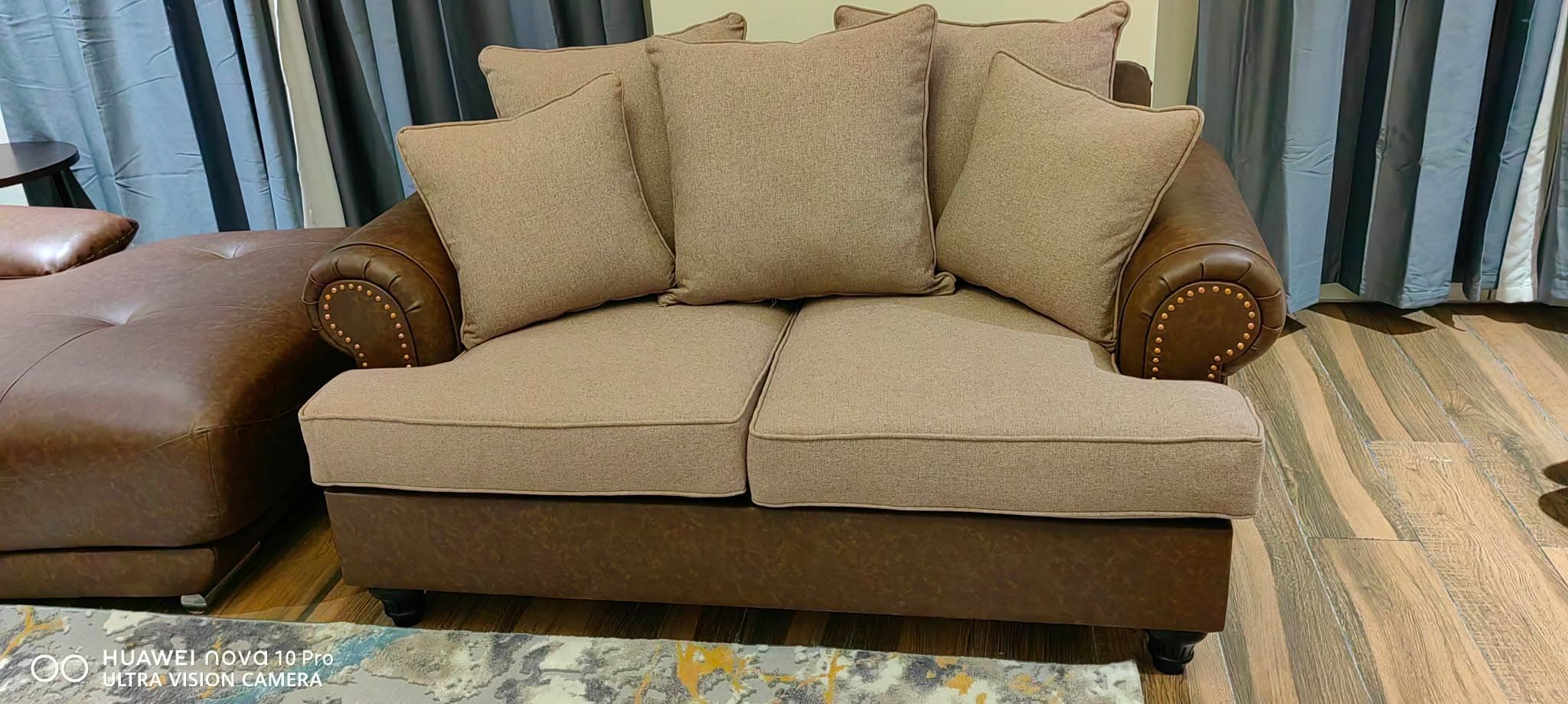 Sofa — 124